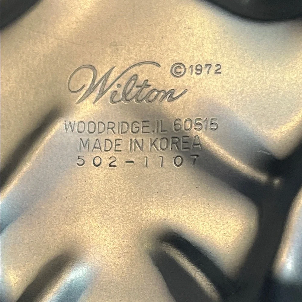 Wilton Silver Christmas Tree Cake Pan